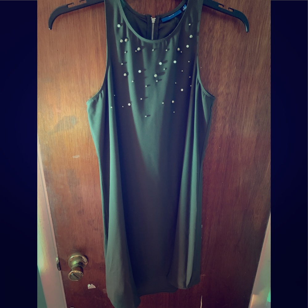 GREEN SIZE SMALL NWT OBO PRETTY PEARL EMBELISHMENT
